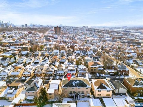 385A Roosevelt Fairview NJ 07022