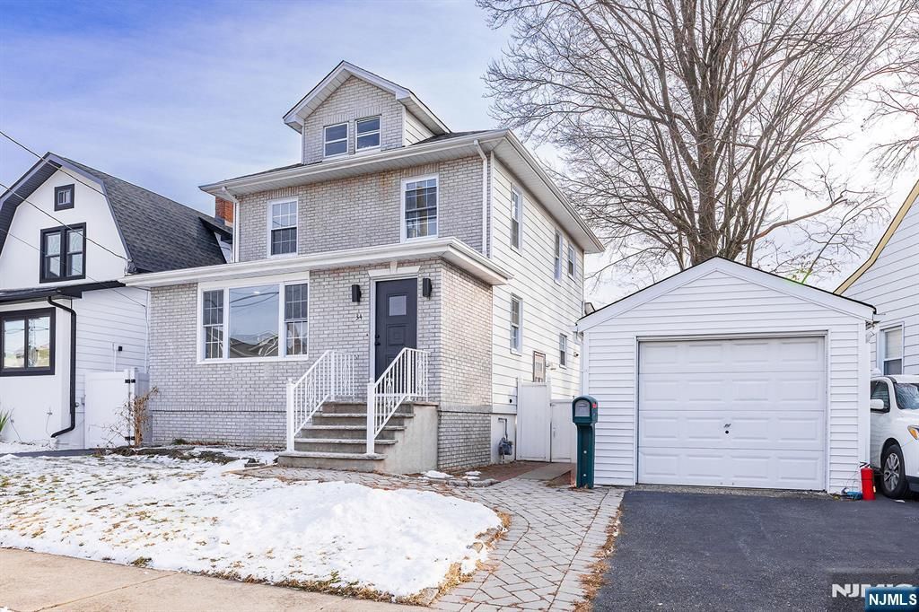 Photo of 34 Kearney St, Lyndhurst, NJ 07071 (MLS # 26000385)