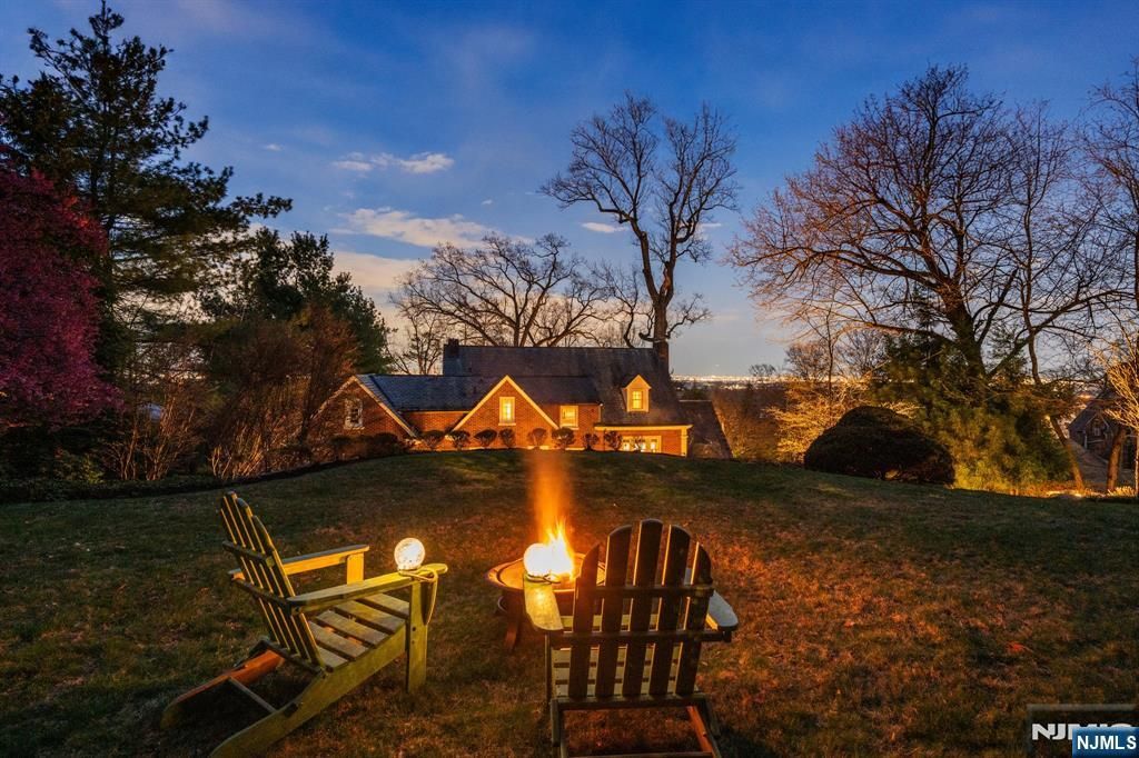 Photo of 174 Highland Avenue, Montclair, NJ 07042 (MLS # 26012243)