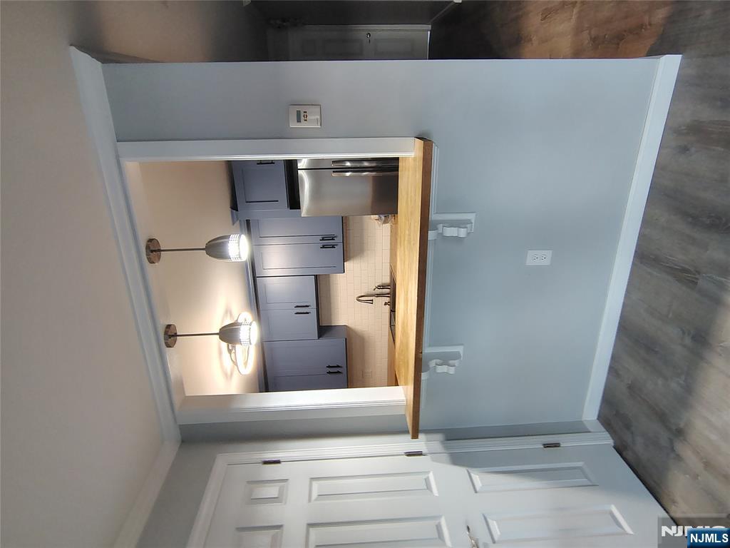 54 E Maple Street 54