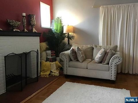 Photo of 593 Palisade Ave #2a, Cliffside Park, NJ 07010 (MLS # 25031803)