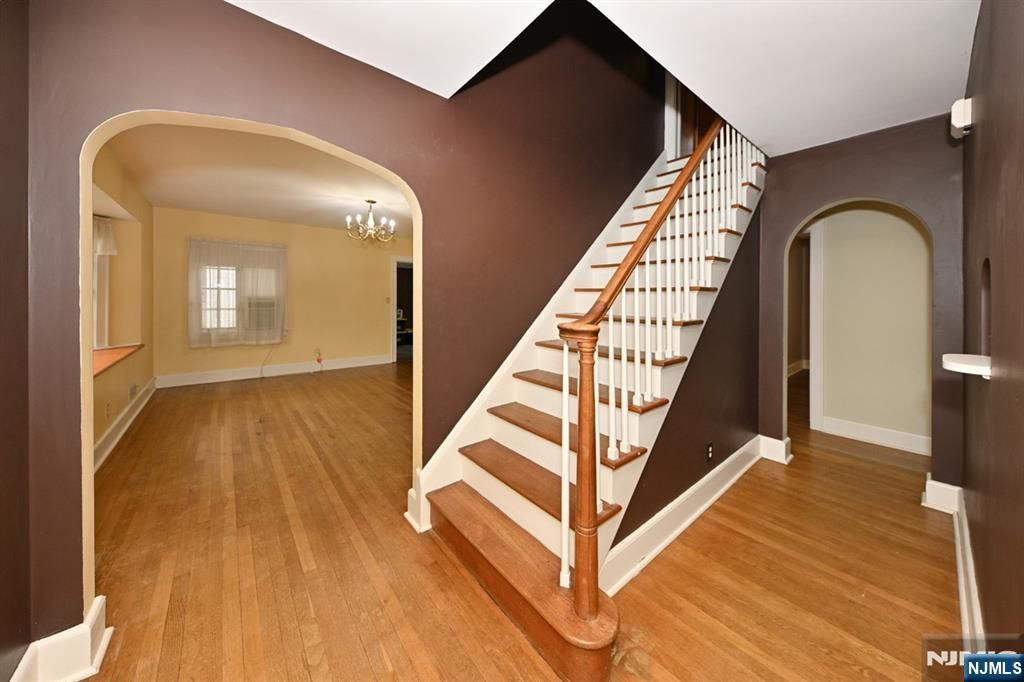Photo of 115 Center Street, Pompton Lakes, NJ 07442 (MLS # 26014342)