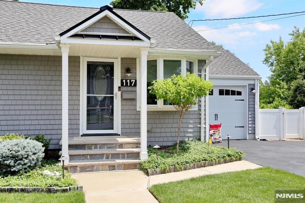 117 Roxbury Road