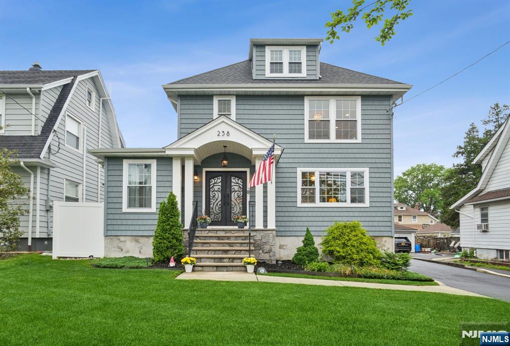 Property for Sale at 238 Williams Avenue, Hasbrouck Heights, New Jersey - Bedrooms: 4 
Bathrooms: 3 
Rooms: 9  - $925,000