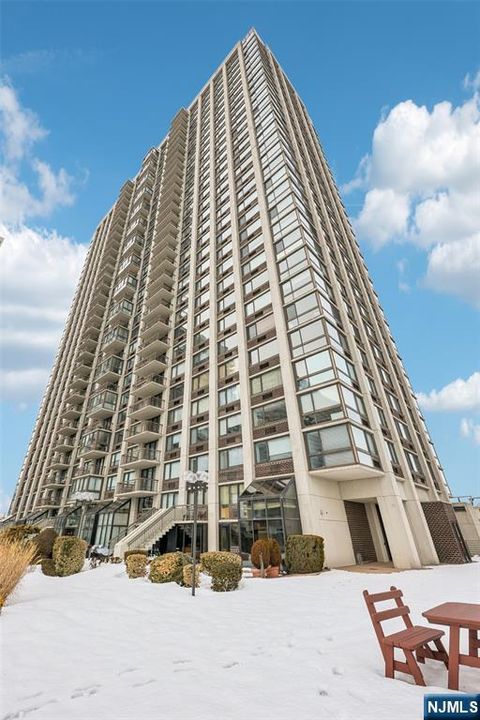 Photo of 200 Old Palisade Road #3J, Fort Lee, NJ 07024 (MLS # 26004261)