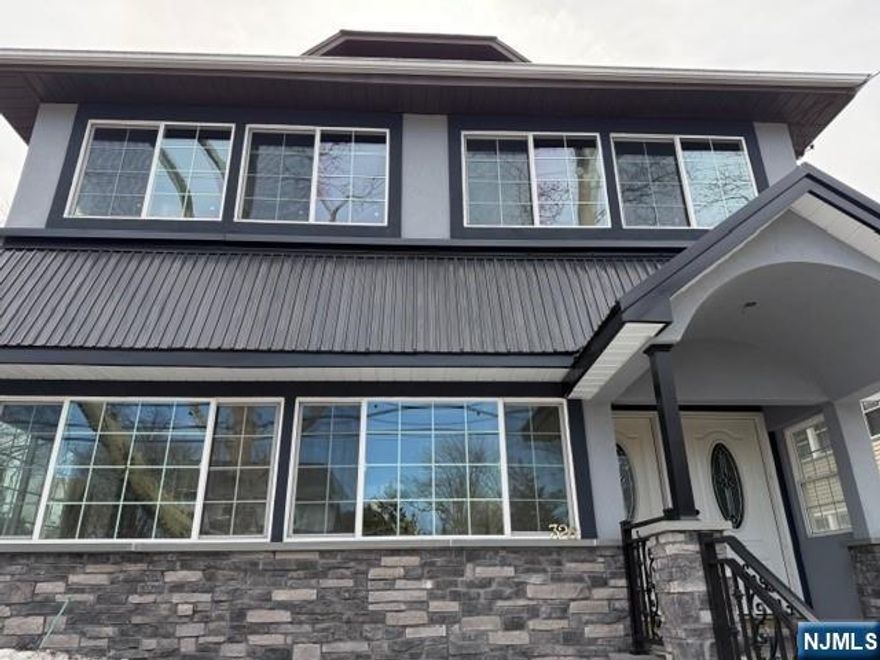 Spacious 2nd Floor Apartment Features Large Enclosed Front Porch, Living Rm, Dining Room, Kitchen, 2 Bedrooms & Full Bath. Application, Credit Report, Proof of Income Required. Available May 1st. Located Close to Ny. Trans, Shopping & Restaurants