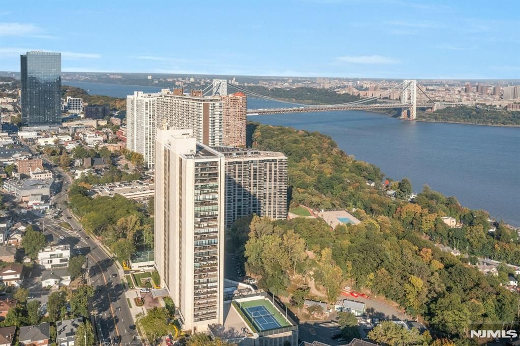 Photo of 1500 Palisade Avenue #20A, Fort Lee, NJ 07024 (MLS # 25035700)