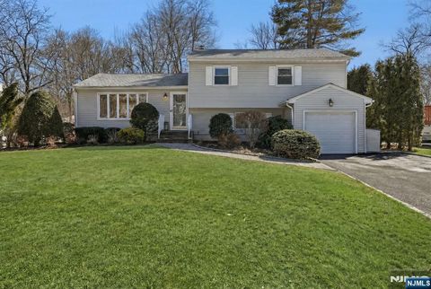 6 Knollwood Drive Livingston NJ 07039