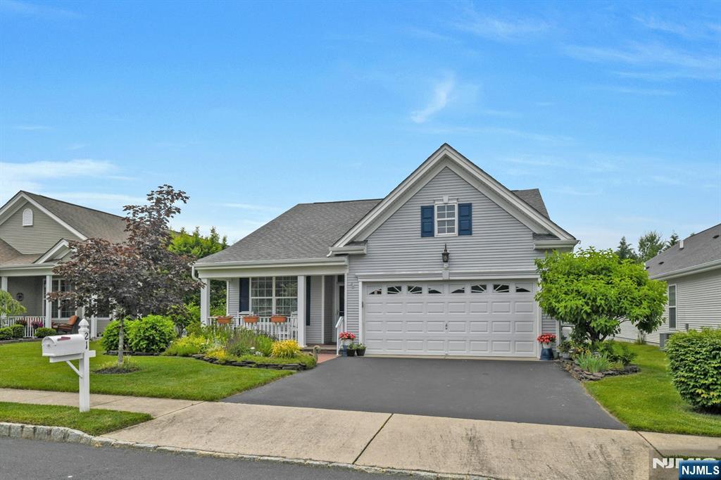 Property for Sale at 21 Blyth Ln, Jackson, New Jersey - Bedrooms: 3 
Bathrooms: 2 
Rooms: 9  - $589,999