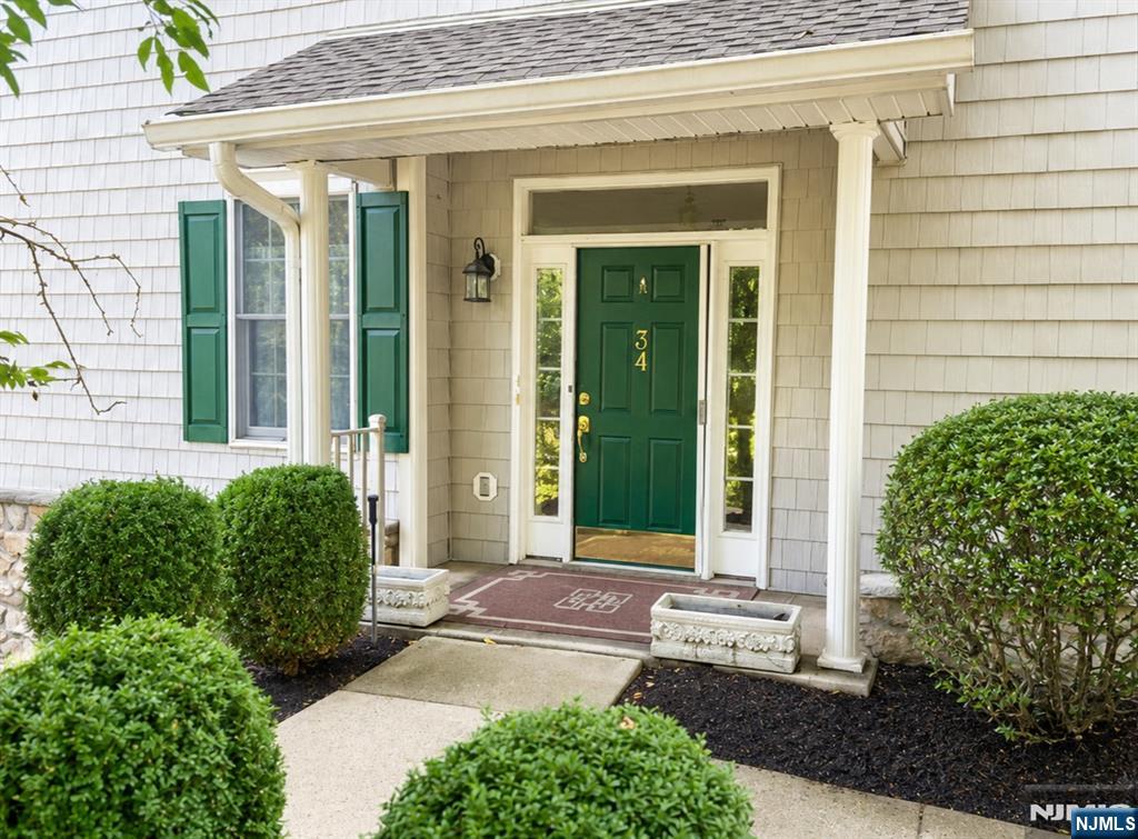 34 Spring Hollow