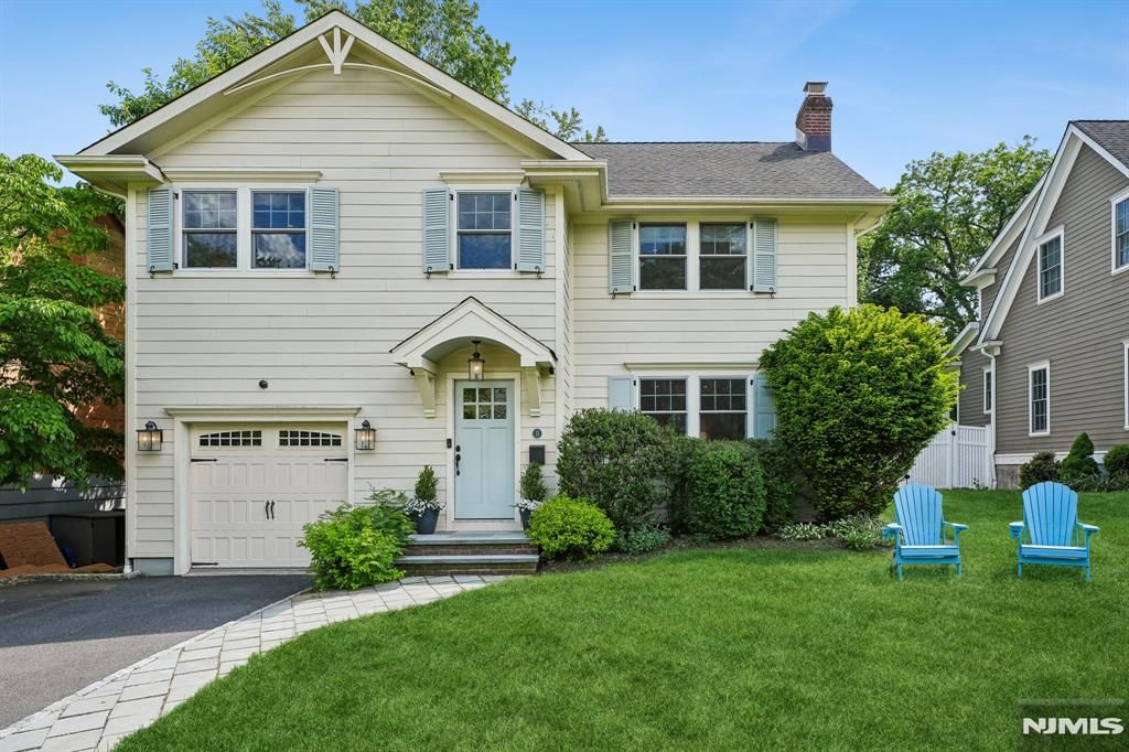Photo of 11 Mount Vernon Road, Montclair, NJ 07043 (MLS # 26018699)