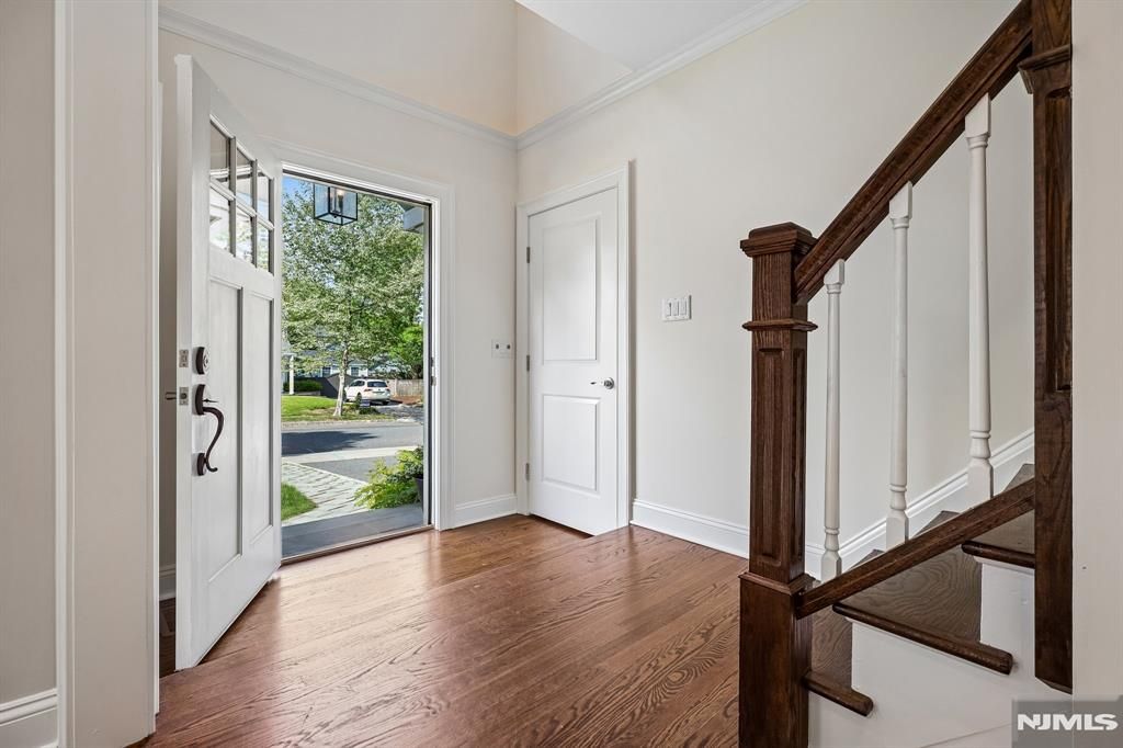 Photo of 11 Mount Vernon Road, Montclair, NJ 07043 (MLS # 26018699)