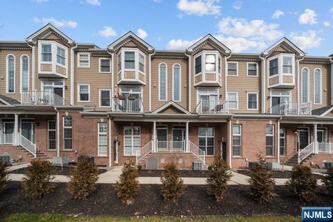 Photo of 397 Kingston Court, West New York, NJ 07093 (MLS # 26032873)