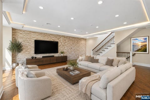 Photo of 20 Marquis Court, Edgewater, NJ 07020 (MLS # 26033476)