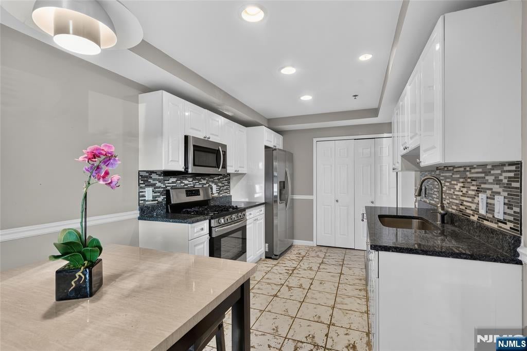 304 Smith Court 304