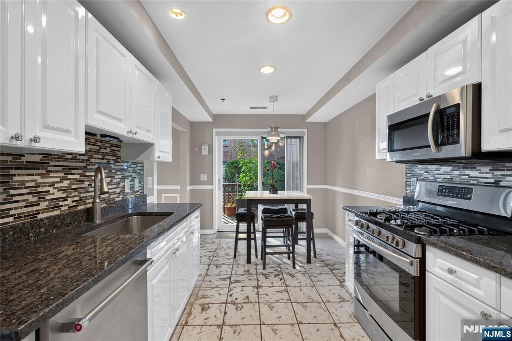 304 Smith Court 304