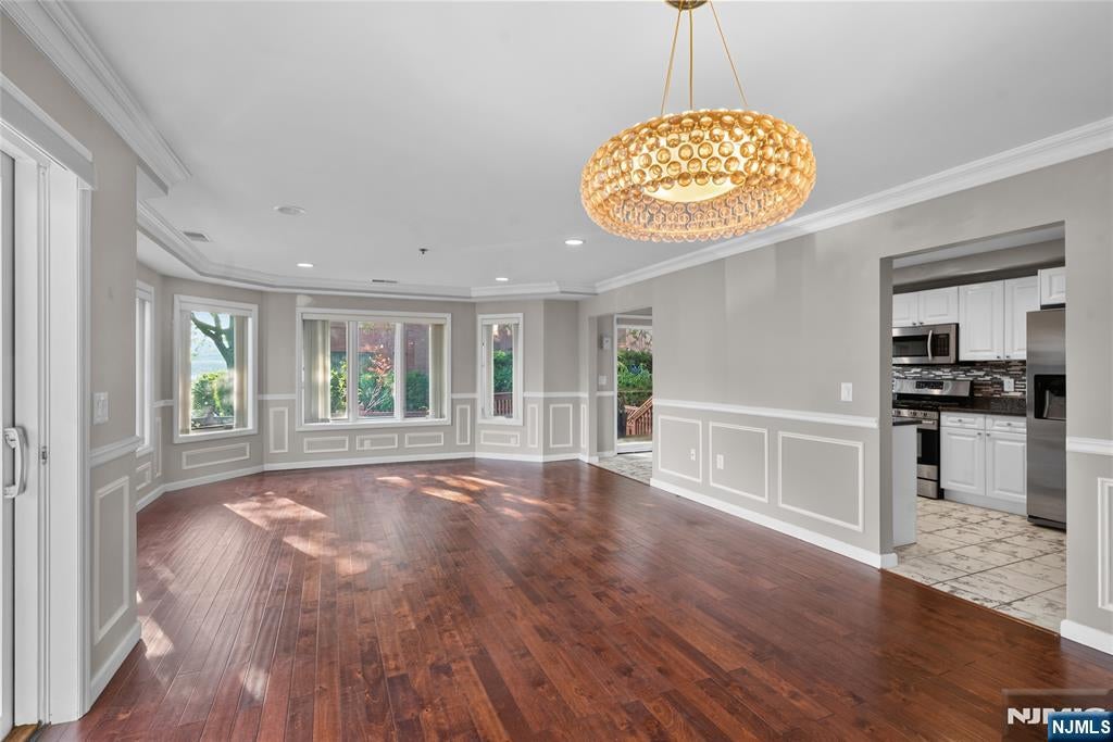 304 Smith Court 304