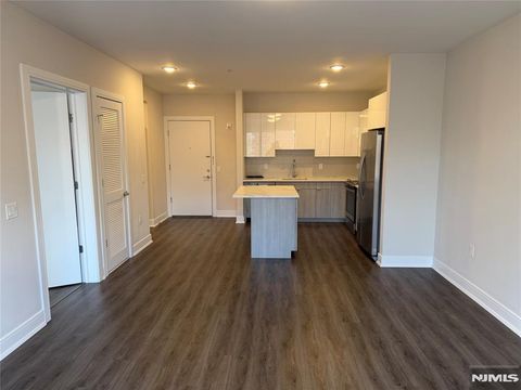 Photo of 470 Main St #608, Fort Lee, NJ 07024 (MLS # 26008802)
