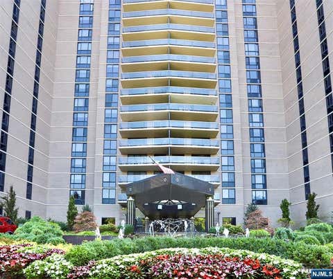 Photo of 1512 Palisade Avenue #14R, Fort Lee, NJ 07024 (MLS # 26031853)
