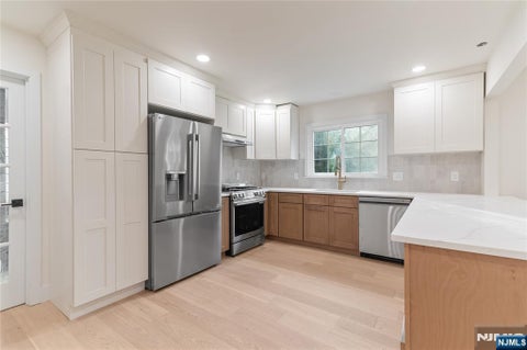 Photo of 353 Oakdene Ave, Leonia, NJ 07605 (MLS # 26034573)