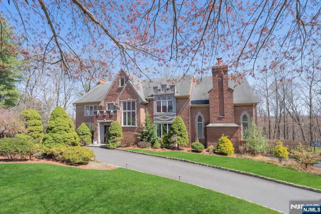 Property for Sale at 14 Forest Ridge Road, Upper Saddle River, New Jersey - Bedrooms: 5 
Bathrooms: 7 
Rooms: 15  - $2,599,000