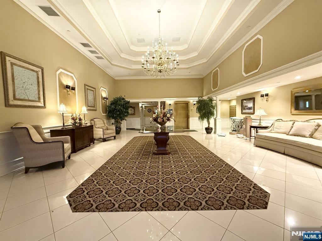 175 Rochelle Avenue 218