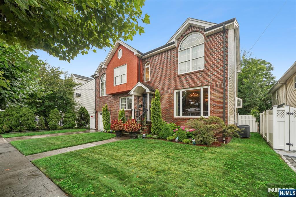 18 Gail Place