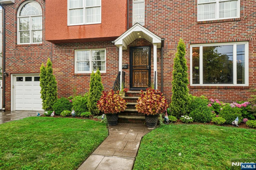 18 Gail Place