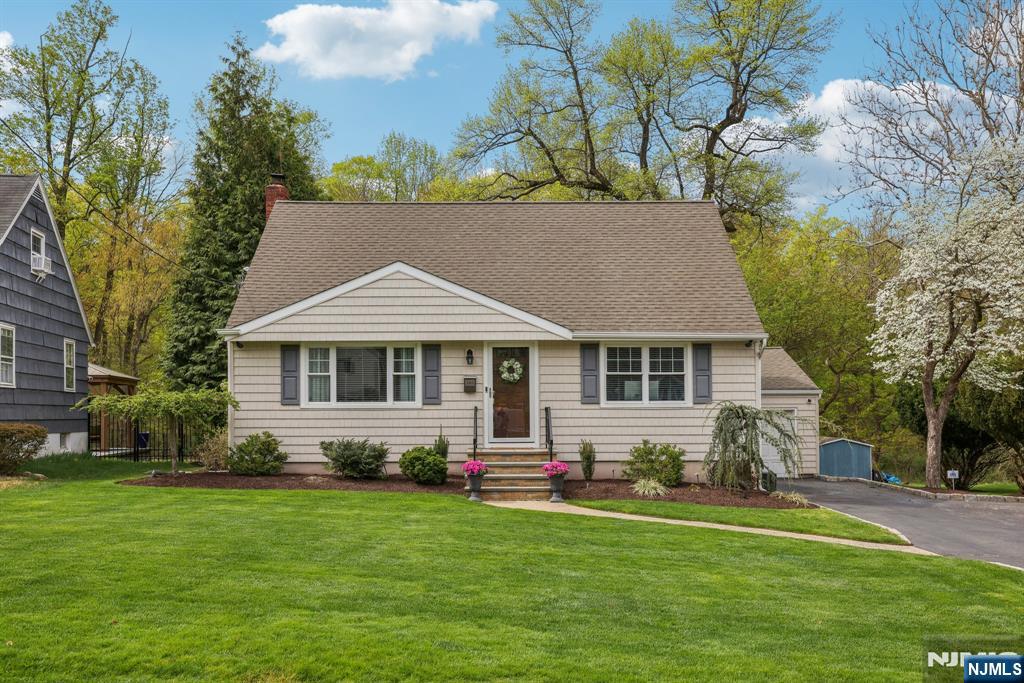 Property for Sale at 105 Deerfield Road, West Caldwell, New Jersey - Bedrooms: 4 
Bathrooms: 2 
Rooms: 7  - $625,000