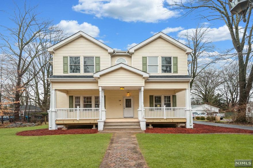 Don't Miss this Freshly Painted 5 Bedroom Colonial Home offering approximately 3,300 sq ft of livable space. Features IncludeHardwood Floors Throughout, Updated Kitchen, Large Master Bedroom/Bathroom with Private Deck. Additional Features include 2nd Floor Laundry, Finished Attic & New Roof. This is a HomePath Property.