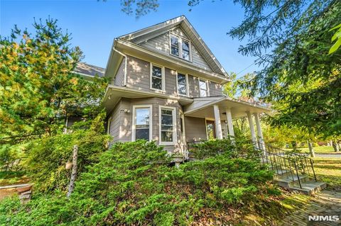 150 Tappan Road Harrington Park NJ 07640