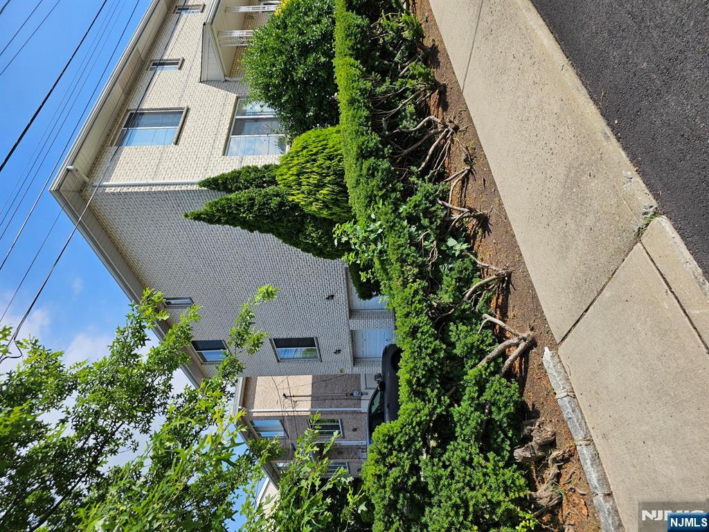 440 Brinckerhoff B