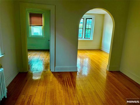 Photo of 516 Anderson Avenue, Cliffside Park, NJ 07010 (MLS # 26020540)