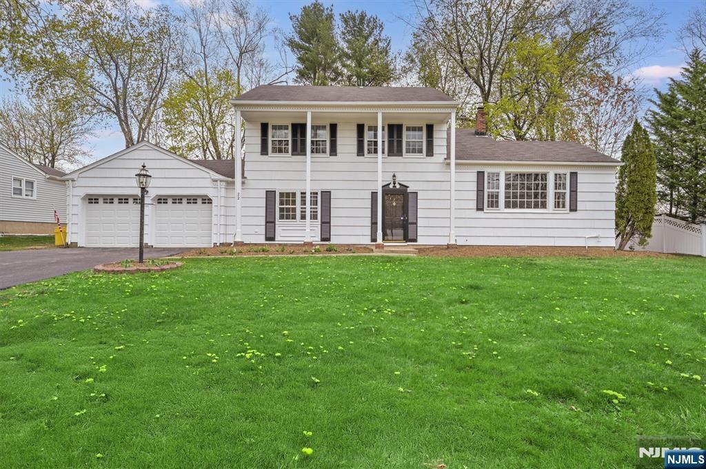Property for Sale at 22 Farrand Drive, Par-Troy Hills Twp, New Jersey - Bedrooms: 5 
Bathrooms: 3 
Rooms: 9  - $749,000