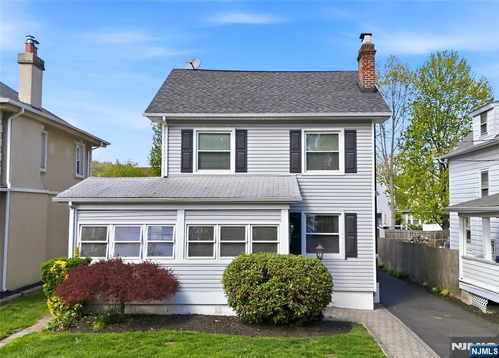 Photo of 65 Carteret Street, Bloomfield, NJ 07003 (MLS # 26018711)