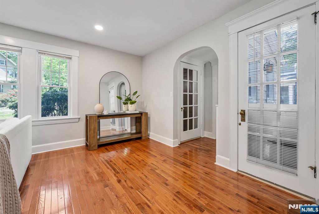 Photo of 552 Hillcrest Road, Ridgewood Village, NJ 07450 (MLS # 26018846)