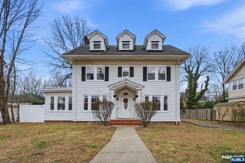 Photo of 14 Vassar Ave, Newark, NJ 07112 (MLS # 25044017)