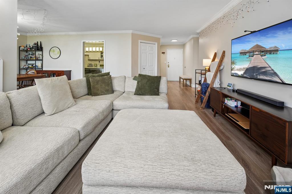627 Harmon Cove Tower