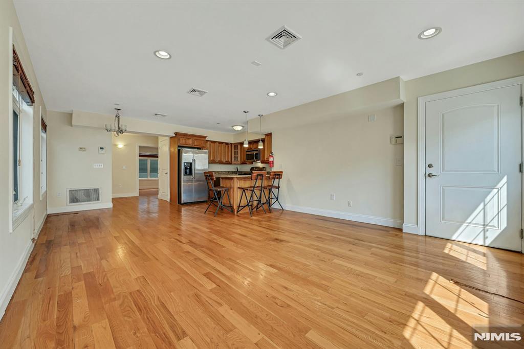 124 68th Street 206