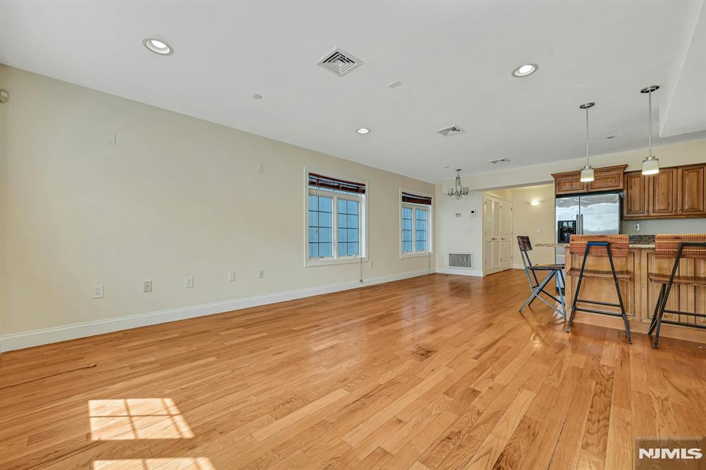 124 68th Street 206