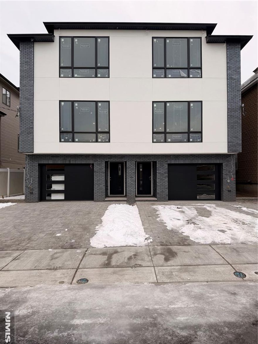 Welcome to your dream home! This exquisite luxury townhome seamlessly blends contemporary design with cutting-edge technology, creating an unparalleled living experience. Nestled in a vibrant community, just minutes from trendy shops, gourmet restaurants, and scenic parks. Enjoy an open-concept floor plan with high ceilings and abundant natural light, perfect for entertaining or relaxing. Control lighting, smart thermostats, and security with the touch of a button from your smartphone or tablet, offering convenience and peace of mind. Step outside to your outdoor oasis on the private rooftop terrace, ideal for al fresco dining or enjoying sunsets. Elegant flooring, designer lighting, and premium materials throughout add a touch of sophistication to make this townhome not just a place to live but a lifestyle. Don't miss your chance to own this architectural gem that perfectly combines luxury, comfort, and innovation. Schedule your private tour today!