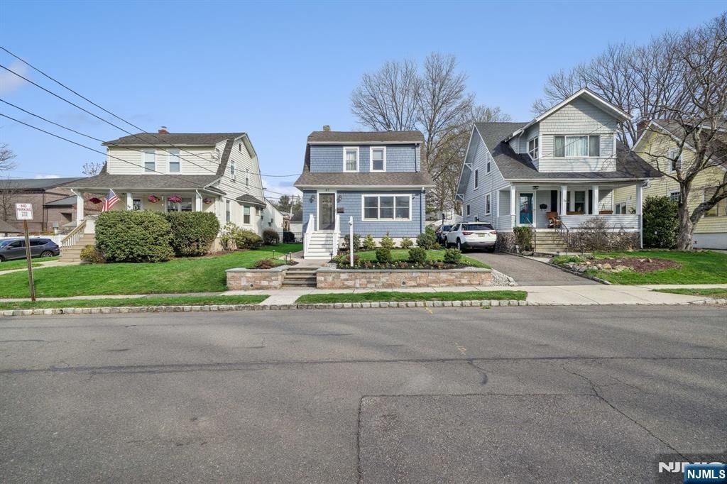 Photo of 27 Otsego Road, Verona, NJ 07044 (MLS # 26010427)