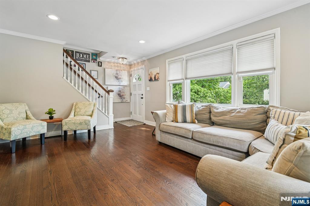 571 Laurel Road