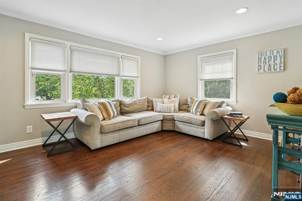 571 Laurel Road