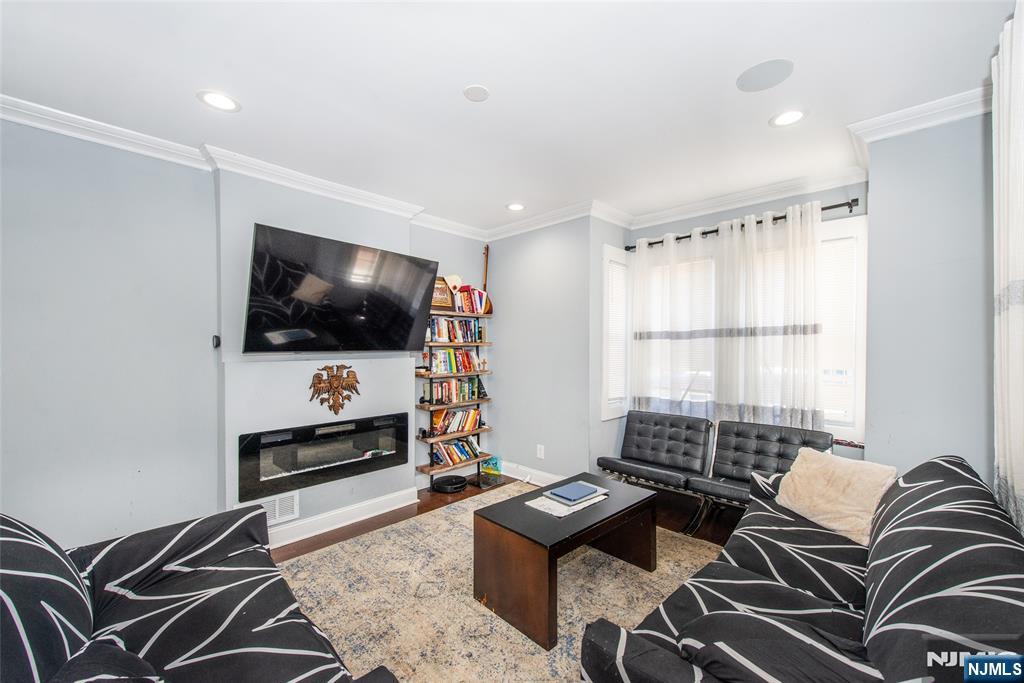 405 Cortlandt Street