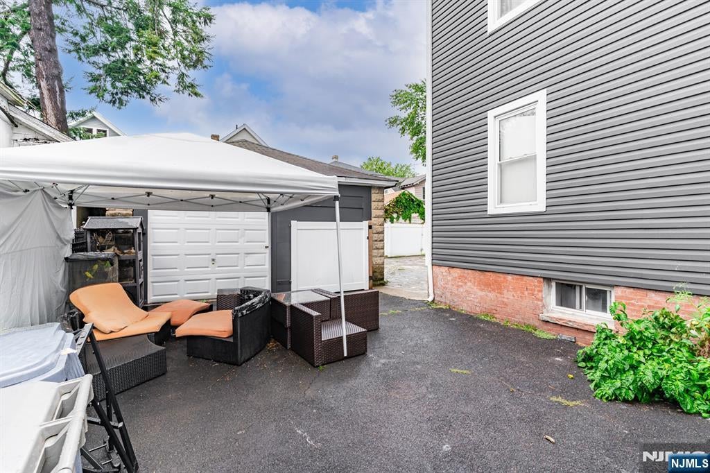 1053 Sanford