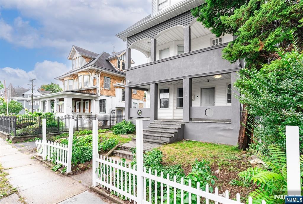 1053 Sanford