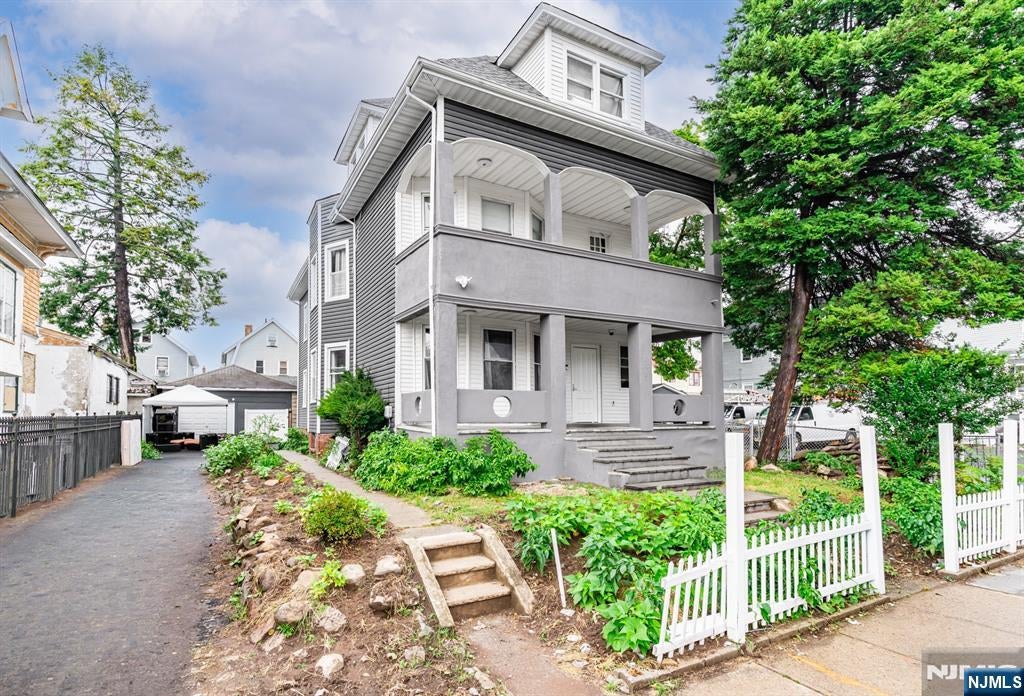 1053 Sanford