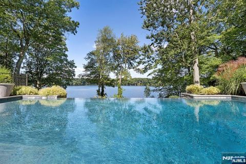 Photo of 907 Scioto Drive, Franklin Lakes, NJ 07417 (MLS # 25036277)