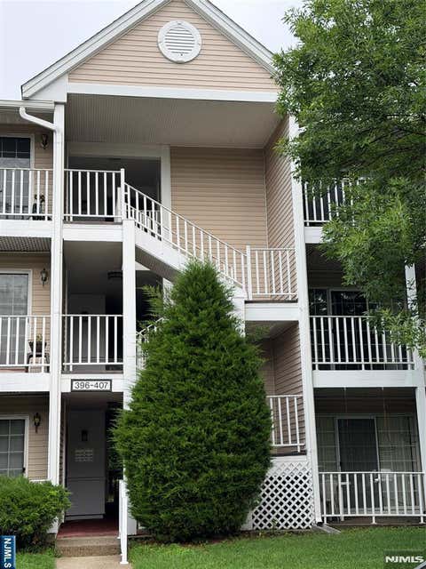 Photo of 397 Poets WAY #397, Mahwah, NJ 07430 (MLS # 26020528)